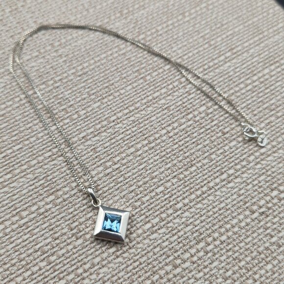 16 Inch Sterling Silver Blue Glass Gem Pendant Necklace A6402 - Picture 3 of 8